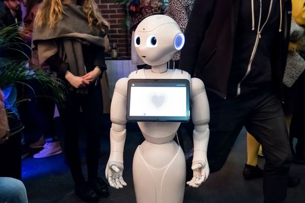 Our Pepper Robot visits META MARATHON 2019